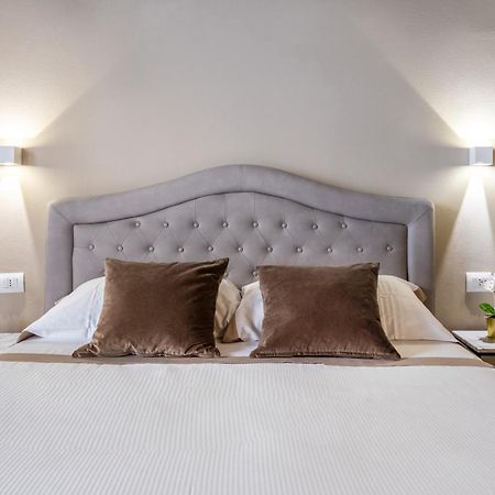 Santa Croce Luxury Suite - Dolcevita Holiday Флоренція Екстер'єр фото